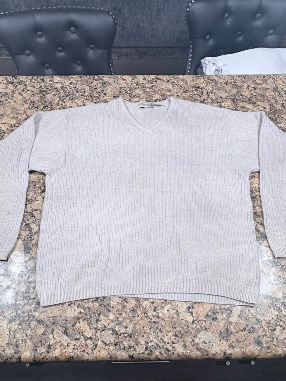 Men's V-Neck Ribbed Sweater in Light Gray